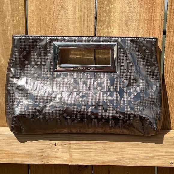 Michael Kors Nickel Monogram Berkeley Clutch Purse Metallic Patent Leather Bag - Picture 2 of 8